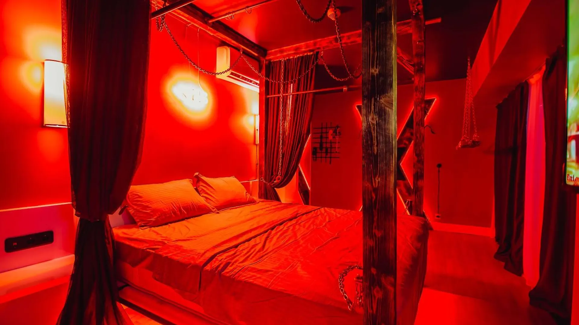 Bdsm Red Room Batumi 0*,